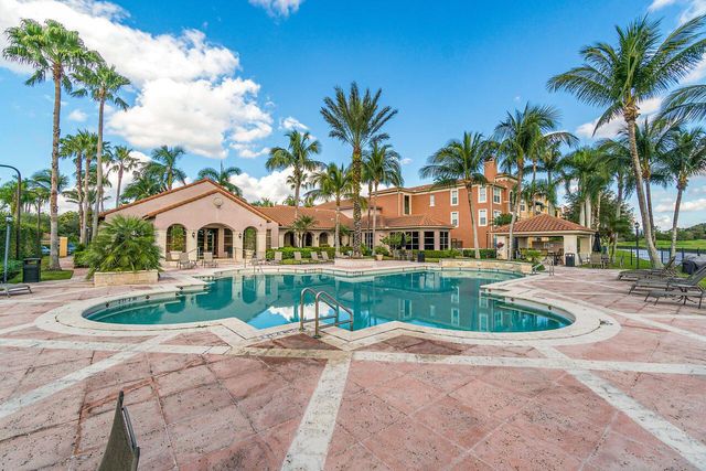 11740 St Andrews Place 304, Wellington, FL 33414