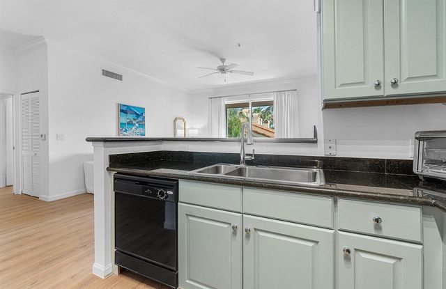 11740 St Andrews Place 304, Wellington, FL 33414