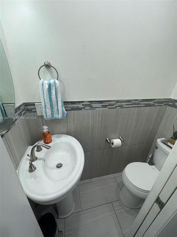 755 Sand Creek Cir 755, Weston, FL 33327