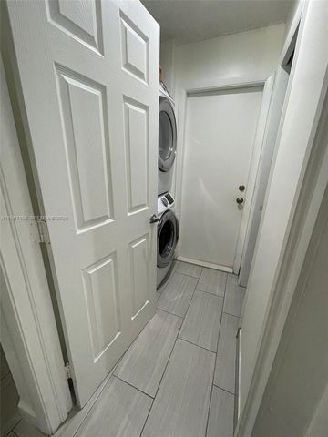 755 Sand Creek Cir 755, Weston, FL 33327