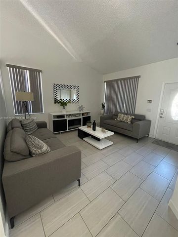 755 Sand Creek Cir 755, Weston, FL 33327