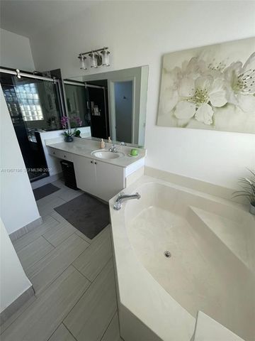 755 Sand Creek Cir 755, Weston, FL 33327