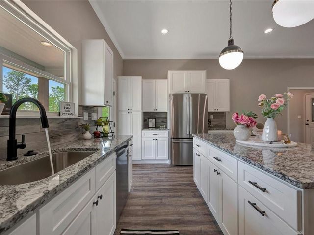 303 Schoolcraft Road, Lufkin, TX 75901