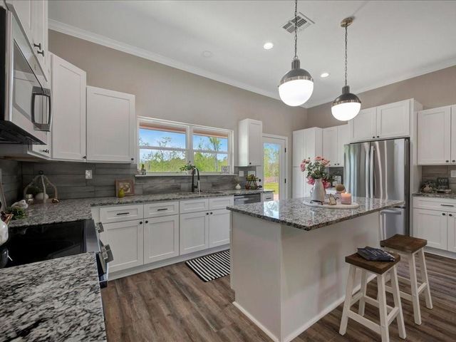 303 Schoolcraft Road, Lufkin, TX 75901