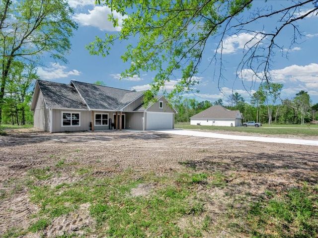 303 Schoolcraft Road, Lufkin, TX 75901