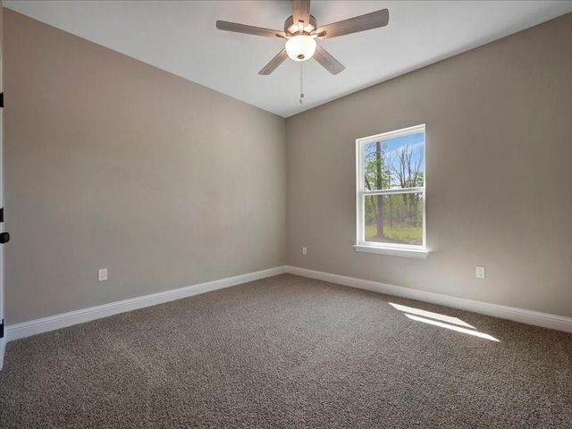 303 Schoolcraft Road, Lufkin, TX 75901