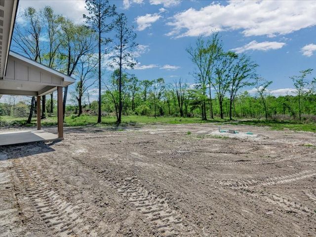 303 Schoolcraft Road, Lufkin, TX 75901