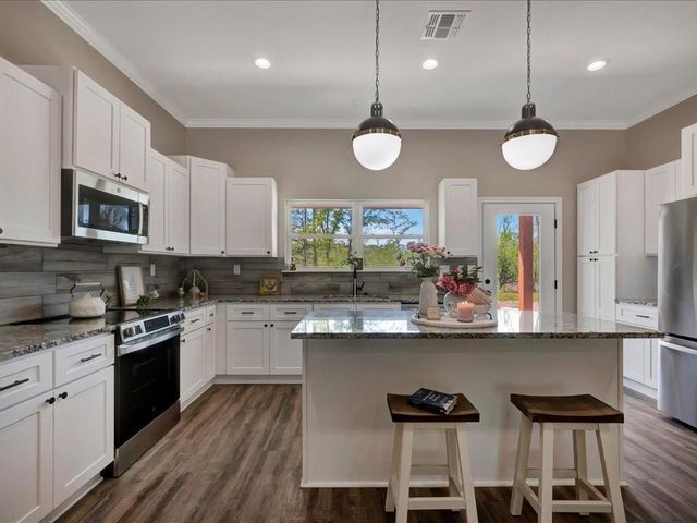 303 Schoolcraft Road, Lufkin, TX 75901