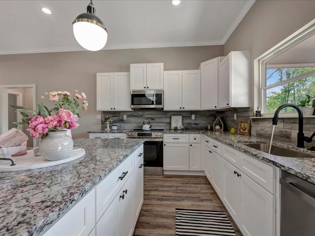 303 Schoolcraft Road, Lufkin, TX 75901