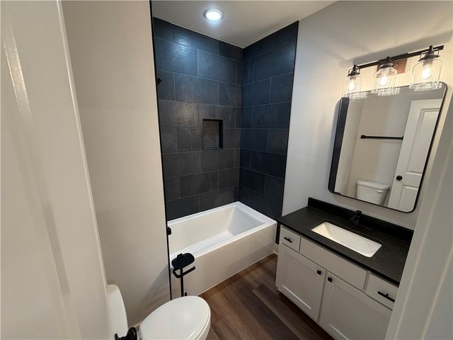 1043 S Laramie Heights, Fayetteville, AR 72704