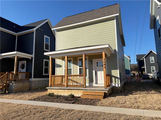 1043 S Laramie Heights, Fayetteville, AR 72704