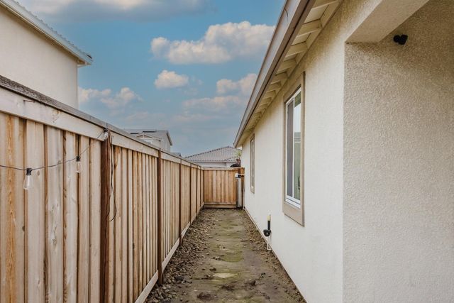 554 Pleasant Drive, Lathrop, CA 95330