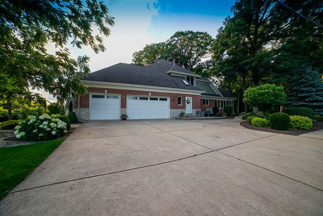 1605 Waterford Place, Bourbonnais, IL 60914