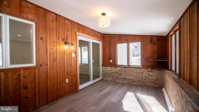 6152 PIGEON HILL RD, Spring Grove, PA 17362