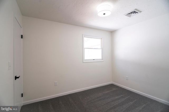 6152 PIGEON HILL RD, Spring Grove, PA 17362