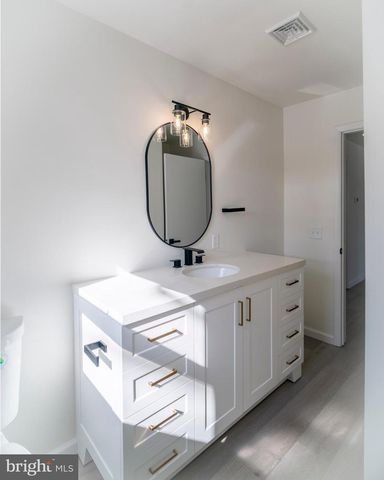 6152 PIGEON HILL RD, Spring Grove, PA 17362