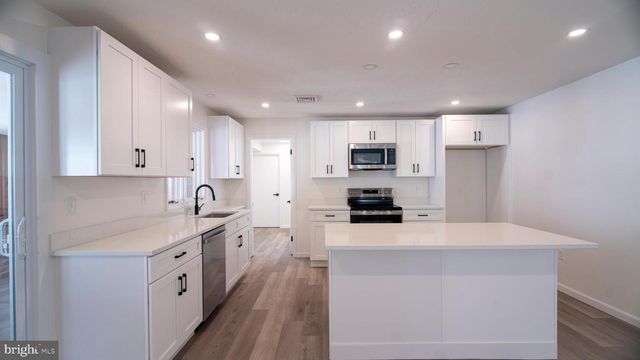 6152 PIGEON HILL RD, Spring Grove, PA 17362