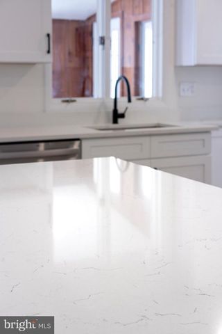 6152 PIGEON HILL RD, Spring Grove, PA 17362