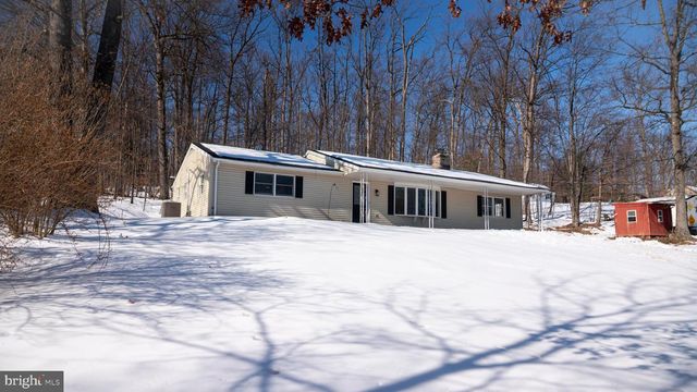 6152 PIGEON HILL RD, Spring Grove, PA 17362