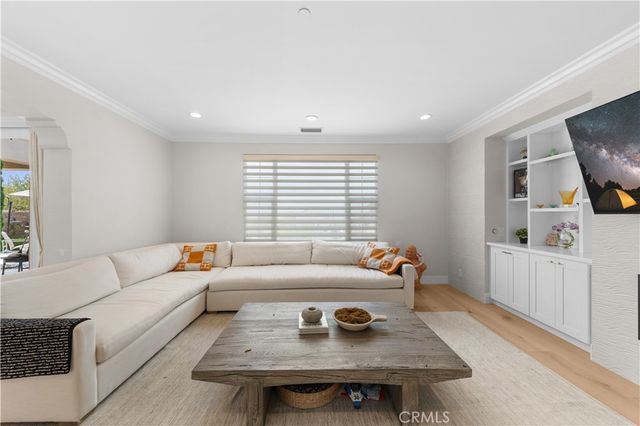 33 Trumpet Vine, Irvine, CA 92603