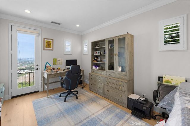 33 Trumpet Vine, Irvine, CA 92603