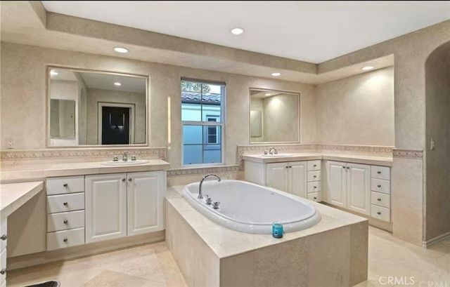 33 Trumpet Vine, Irvine, CA 92603