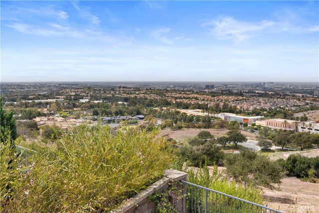 33 Trumpet Vine, Irvine, CA 92603