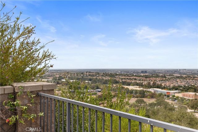 33 Trumpet Vine, Irvine, CA 92603