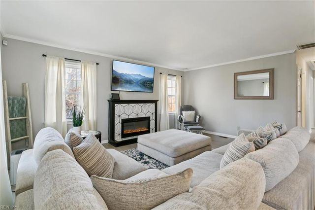 153 Beechmont DR, Newport News, VA 23608