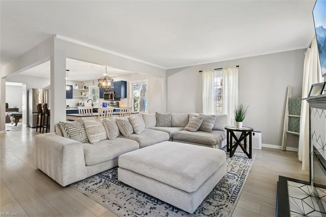 153 Beechmont DR, Newport News, VA 23608