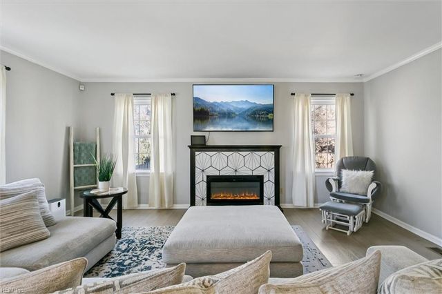 153 Beechmont DR, Newport News, VA 23608