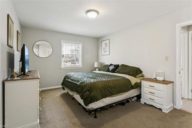 153 Beechmont DR, Newport News, VA 23608