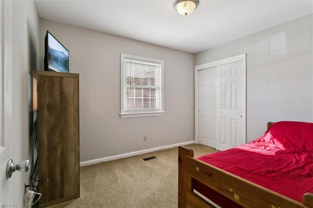 153 Beechmont DR, Newport News, VA 23608