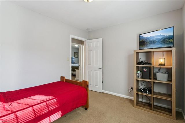 153 Beechmont DR, Newport News, VA 23608