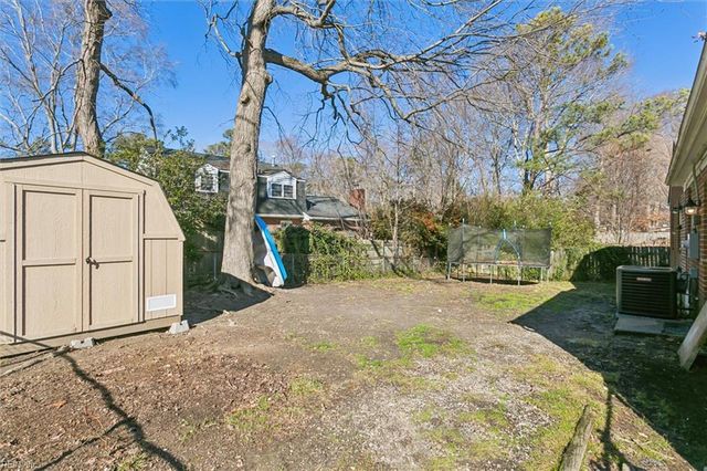 153 Beechmont DR, Newport News, VA 23608