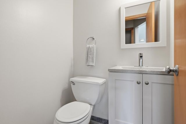 2894 Clover Ridge Drive, Chaska, MN 55318