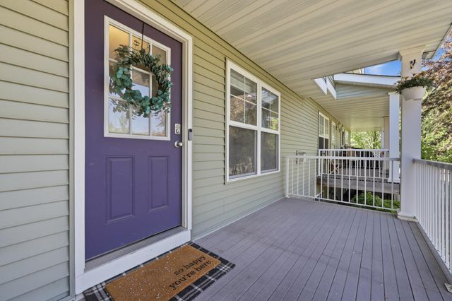 2894 Clover Ridge Drive, Chaska, MN 55318