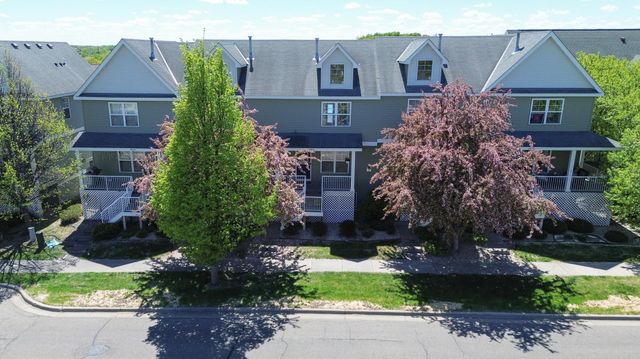 2894 Clover Ridge Drive, Chaska, MN 55318