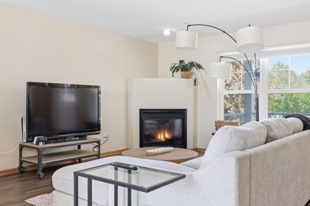 2894 Clover Ridge Drive, Chaska, MN 55318