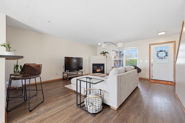 2894 Clover Ridge Drive, Chaska, MN 55318