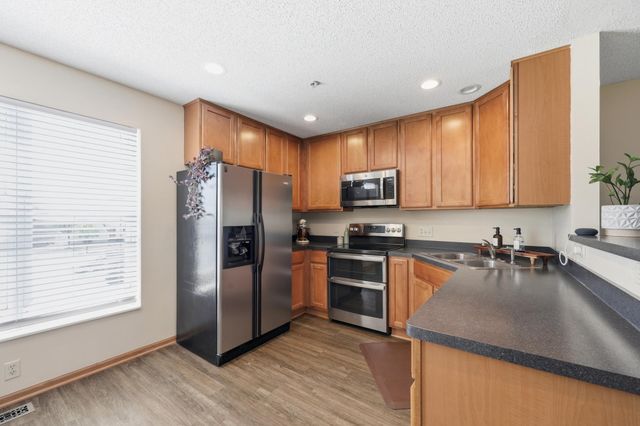 2894 Clover Ridge Drive, Chaska, MN 55318