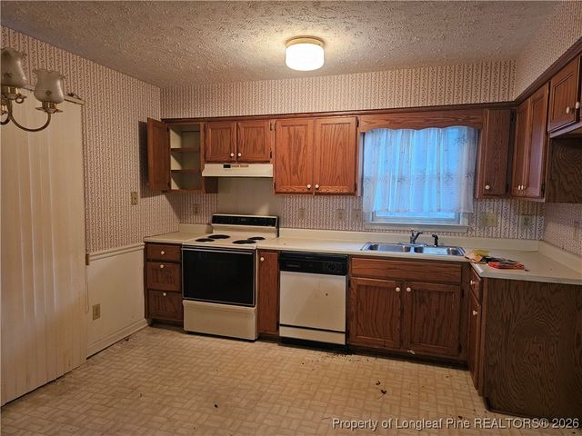 2670 Rivercliff Road, Fayetteville, NC 28301