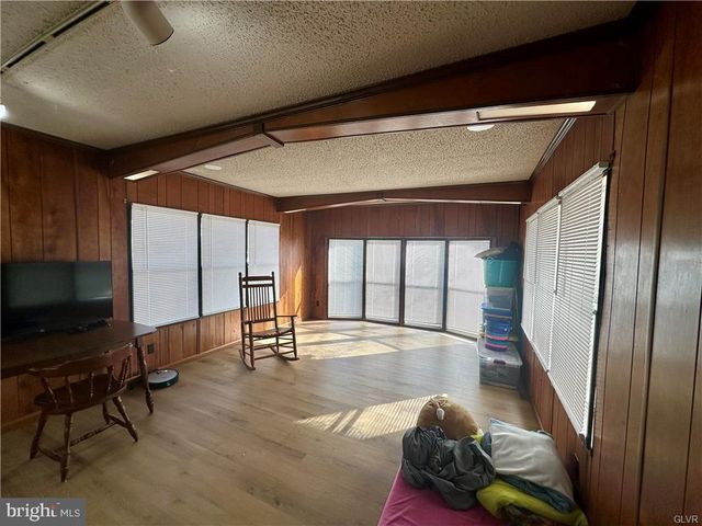 91 CHEYENNE LN, Lehighton, PA 18235