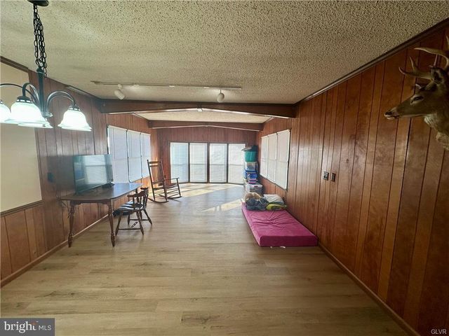 91 CHEYENNE LN, Lehighton, PA 18235