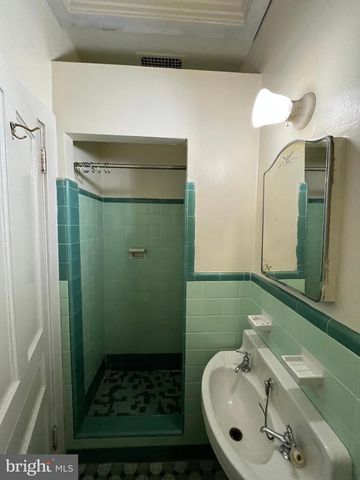 1220 PERKIOMEN AVE, Reading, PA 19602