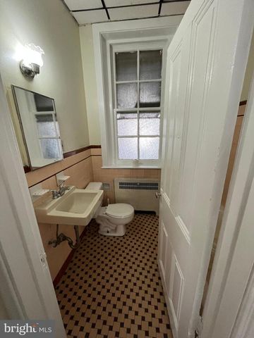 1220 PERKIOMEN AVE, Reading, PA 19602