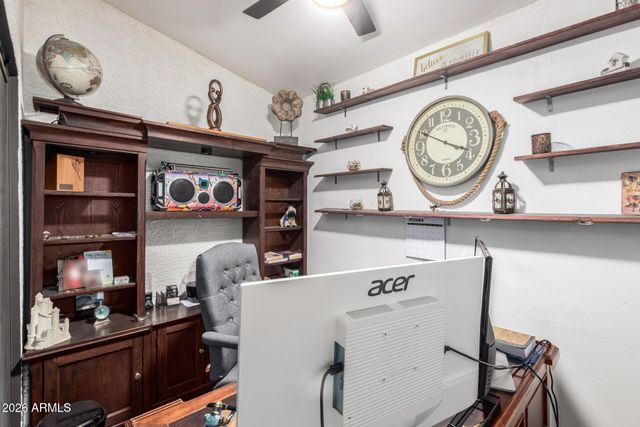 560 W TOPEKA Drive, Wickenburg, AZ 85390