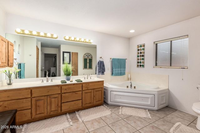 560 W TOPEKA Drive, Wickenburg, AZ 85390