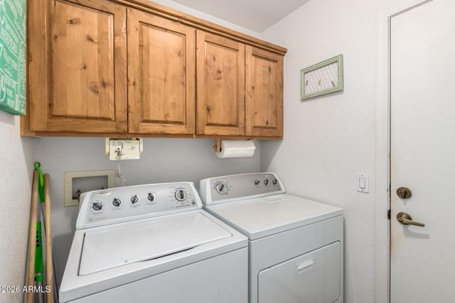 560 W TOPEKA Drive, Wickenburg, AZ 85390