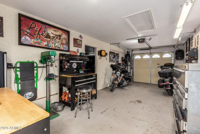 560 W TOPEKA Drive, Wickenburg, AZ 85390